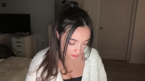 Snapshot of emilyfawn chatting on 11-09-25, 05:39 emilyfawn online show from 11-09-25, 05:39