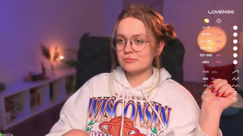 Emily  online show from 03-06-25, 12:09