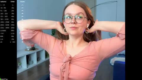 Snapshot of emilyforelsket chatting on 05-25-26, 01:28 Emily online show from 05-25-26, 01:28