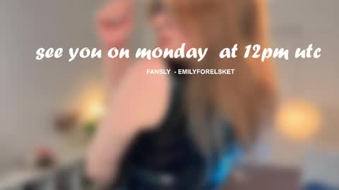 Snapshot of emilyforelsket chatting on 05-31-26, 06:09 Emily online show from 05-31-26, 06:09