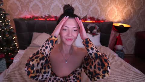Snapshot of emilyhalls chatting on 12-20-24, 02:38 Emily online show from 12-20-24, 02:38