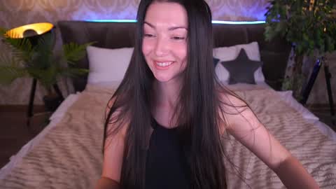 Snapshot of emilyhalls chatting on 01-17-25, 05:08 Emily online show from 01-17-25, 05:08