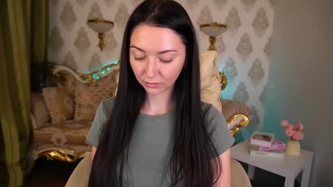 Snapshot of emilyhalls chatting on 01-18-25, 05:37 Emily online show from 01-18-25, 05:37