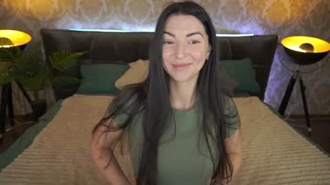 Snapshot of emilyhalls chatting on 02-04-25, 06:46 Emily online show from 02-04-25, 06:46