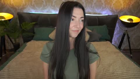 Snapshot of emilyhalls chatting on 02-04-25, 09:49 Emily online show from 02-04-25, 09:49