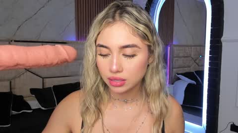 Emily Hendrix online show from 12-17-24, 07:48