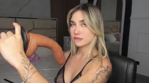 Emily Hendrix online show from 02-24-25, 06:47