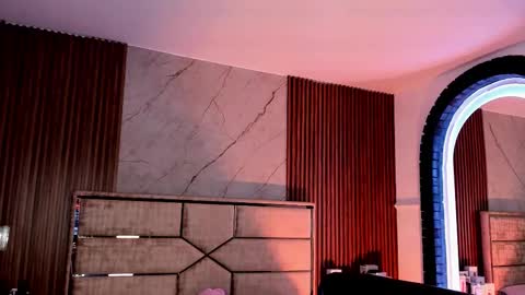 Emily Hendrix online show from 10-23-25, 07:45