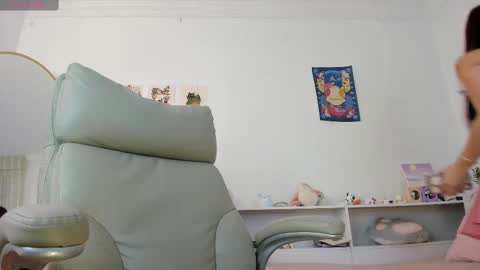 Snapshot of emilyincb1 chatting on 11-03-25, 01:19 first stream May 5 ig online show from 11-03-25, 01:19