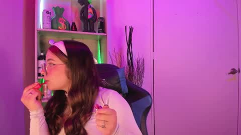 Snapshot of emilykarterr chatting on 01-16-25, 03:56 VALEEEN online show from 01-16-25, 03:56