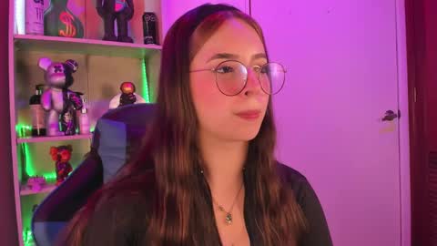 Snapshot of emilykarterr chatting on 01-24-25, 03:55 VALEEEN online show from 01-24-25, 03:55