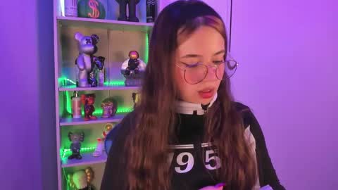 Snapshot of emilykarterr chatting on 01-30-25, 04:02 VALEEEN online show from 01-30-25, 04:02
