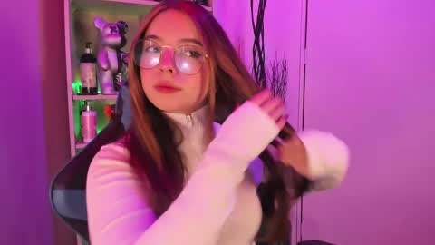 Snapshot of emilykarterr chatting on 02-01-25, 03:50 VALEEEN online show from 02-01-25, 03:50