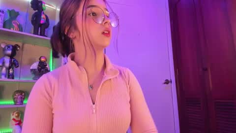 Snapshot of emilykarterr chatting on 03-01-25, 08:21 VALEEEN online show from 03-01-25, 08:21