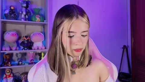 Snapshot of emilykarterr chatting on 09-18-25, 04:31 VALEEEN online show from 09-18-25, 04:31