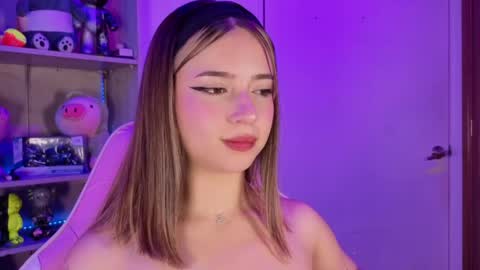 Snapshot of emilykarterr chatting on 04-04-26, 03:20 VALEEEN online show from 04-04-26, 03:20