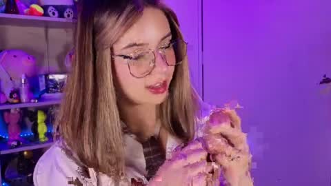 Snapshot of emilykarterr chatting on 04-06-26, 03:13 VALEEEN online show from 04-06-26, 03:13