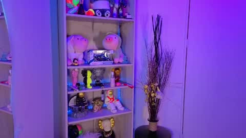 Snapshot of emilykarterr chatting on 05-11-26, 03:40 VALEEEN online show from 05-11-26, 03:40
