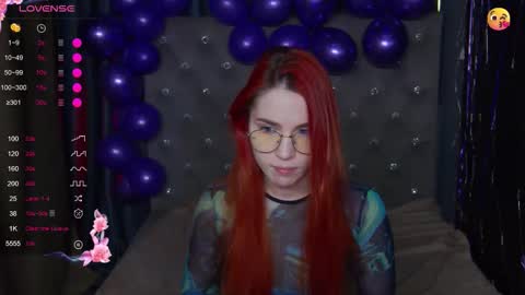 EmilyKents online show from 11-10-25, 01:48