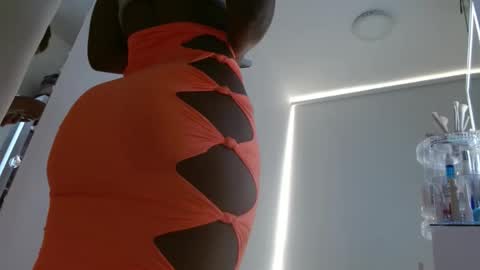 Snapshot of emilymonrro chatting on 01-19-25, 06:10 emily monrro online show from 01-19-25, 06:10