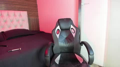 emilymora1_ online show from 06-12-26, 04:44