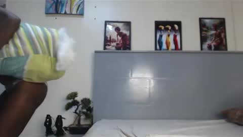 Emilly online show from 01-06-25, 01:42