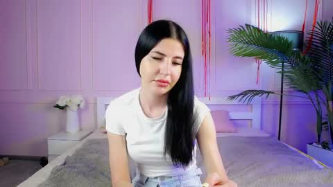 Snapshot of emilyramsey chatting on 06-08-26, 01:28 Emily online show from 06-08-26, 01:28