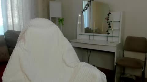 Betty online show from 05-11-26, 01:00