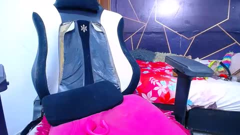 Emily online show from 09-27-25, 03:39