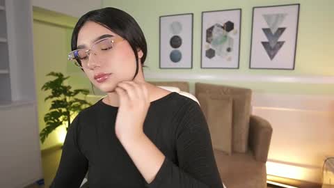 Emily Turner  online show from 11-21-25, 07:01