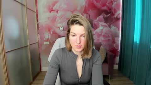 Snapshot of emilywalkers chatting on 12-20-24, 08:06 EmilyWalkers online show from 12-20-24, 08:06