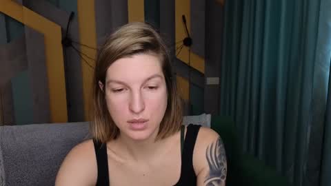 Snapshot of emilywalkers chatting on 12-22-24, 07:33 EmilyWalkers online show from 12-22-24, 07:33