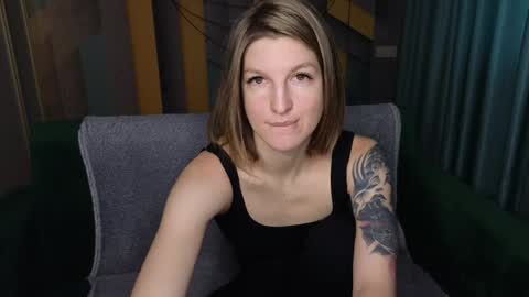 Snapshot of emilywalkers chatting on 12-26-24, 08:07 EmilyWalkers online show from 12-26-24, 08:07