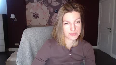 Snapshot of emilywalkers chatting on 01-08-25, 07:55 EmilyWalkers online show from 01-08-25, 07:55