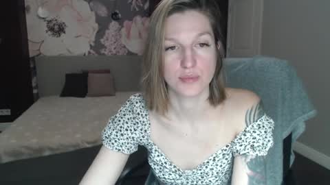 Snapshot of emilywalkers chatting on 01-14-25, 07:48 EmilyWalkers online show from 01-14-25, 07:48