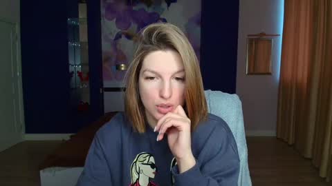 Snapshot of emilywalkers chatting on 01-19-25, 07:15 EmilyWalkers online show from 01-19-25, 07:15