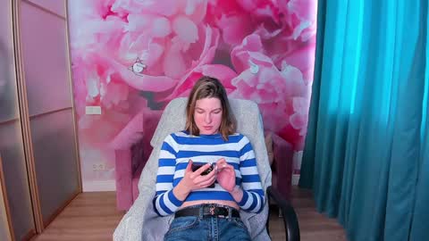 Snapshot of emilywalkers chatting on 02-02-25, 07:30 EmilyWalkers online show from 02-02-25, 07:30