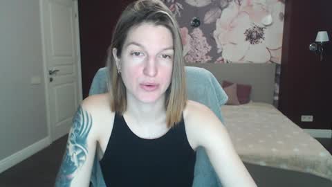 Snapshot of emilywalkers chatting on 02-05-25, 07:50 EmilyWalkers online show from 02-05-25, 07:50