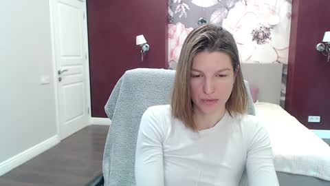 Snapshot of emilywalkers chatting on 02-06-25, 07:56 EmilyWalkers online show from 02-06-25, 07:56