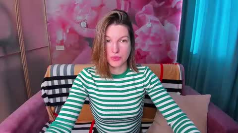 Snapshot of emilywalkers chatting on 02-25-25, 07:52 EmilyWalkers online show from 02-25-25, 07:52