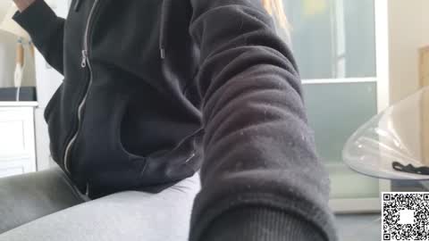 Snapshot of emilyweed chatting on 02-17-25, 09:35 Emily ----  online show from 02-17-25, 09:35