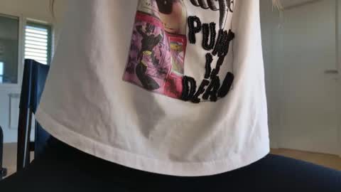 Snapshot of emilyweed chatting on 10-29-25, 11:56 Emily ----  online show from 10-29-25, 11:56