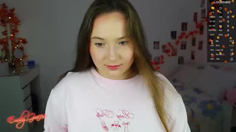 Snapshot of emilyxgrasez chatting on 10-27-25, 06:23 Emily online show from 10-27-25, 06:23