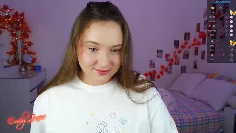 Snapshot of emilyxgrasez chatting on 11-16-25, 02:39 Emily online show from 11-16-25, 02:39