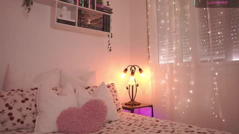 Snapshot of emilyxrose_ chatting on 10-05-25, 02:04 IG thickemmsss online show from 10-05-25, 02:04