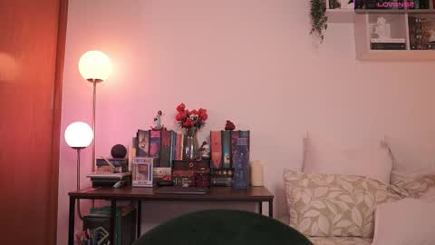 Snapshot of emilyxrose_ chatting on 10-27-25, 06:12 IG thickemmsss online show from 10-27-25, 06:12