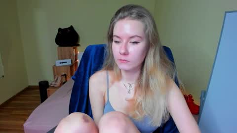 Emily online show from 02-05-25, 06:24