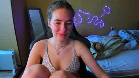 Emily online show from 05-06-26, 10:09