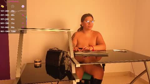 emilyy_cooperr online show from 06-17-26, 12:18