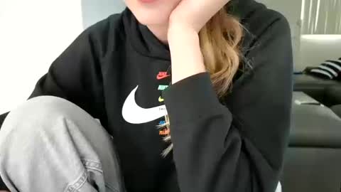 emilly online show from 10-19-25, 03:45